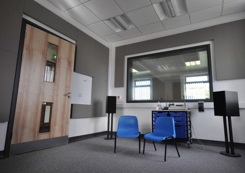 PARAGRAFO 1 – Standard-Audiology-Room-Brochure-stanza