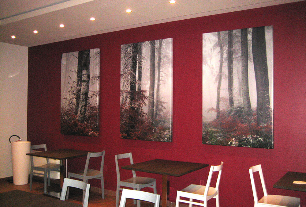 Noise and Reverberation in Restaurants: How to Control Them